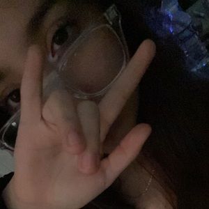 Meet your Posher, Ariamza